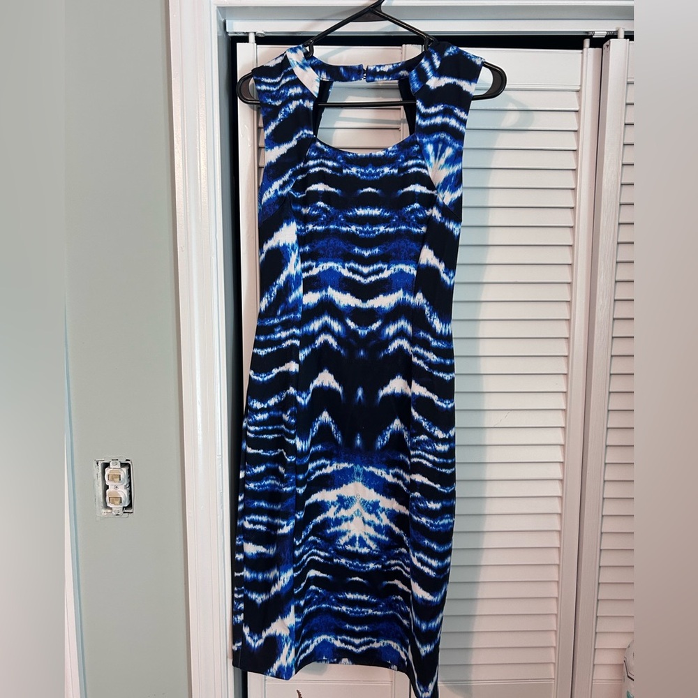 Jennifer Lopez Blue and White Patterned Midi Dress